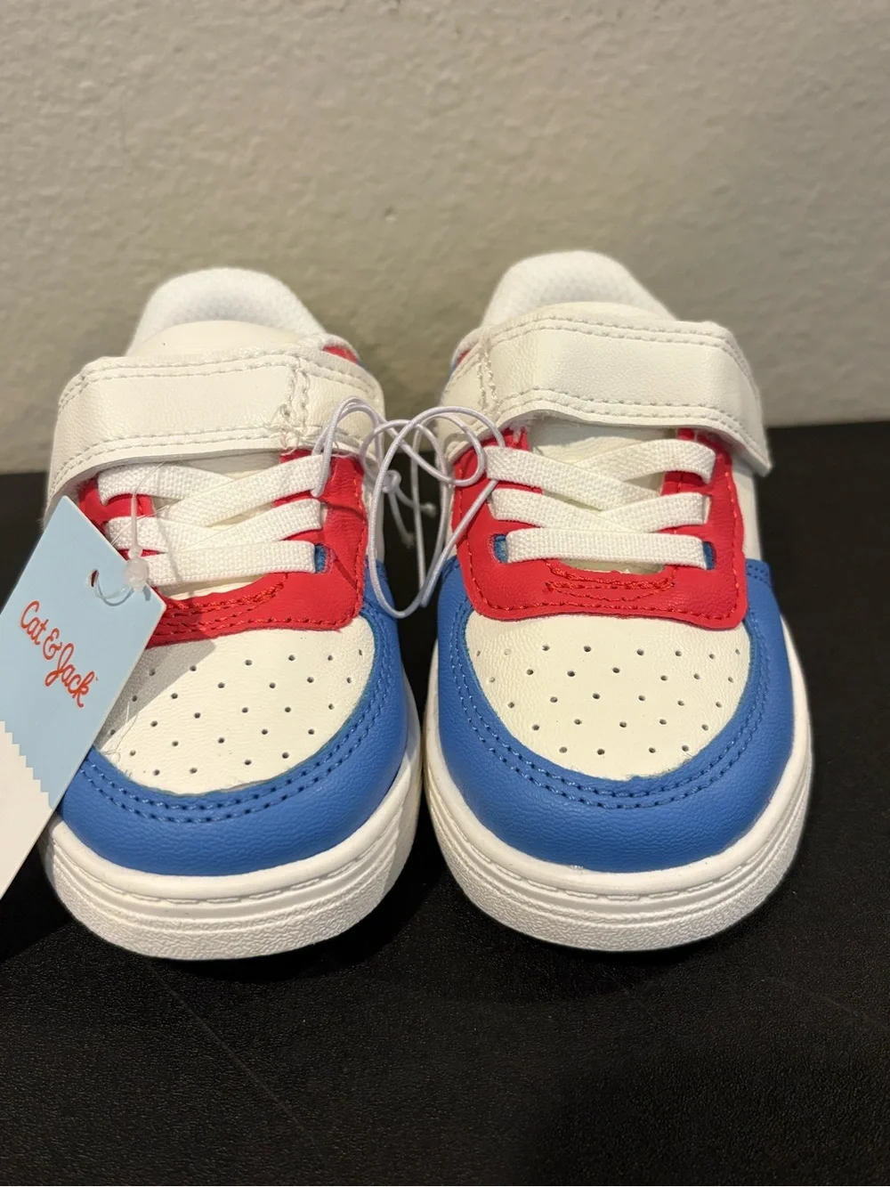 New Toddler Unisex Jaid Solid Court Sneakers - Cat & Jack Size 5